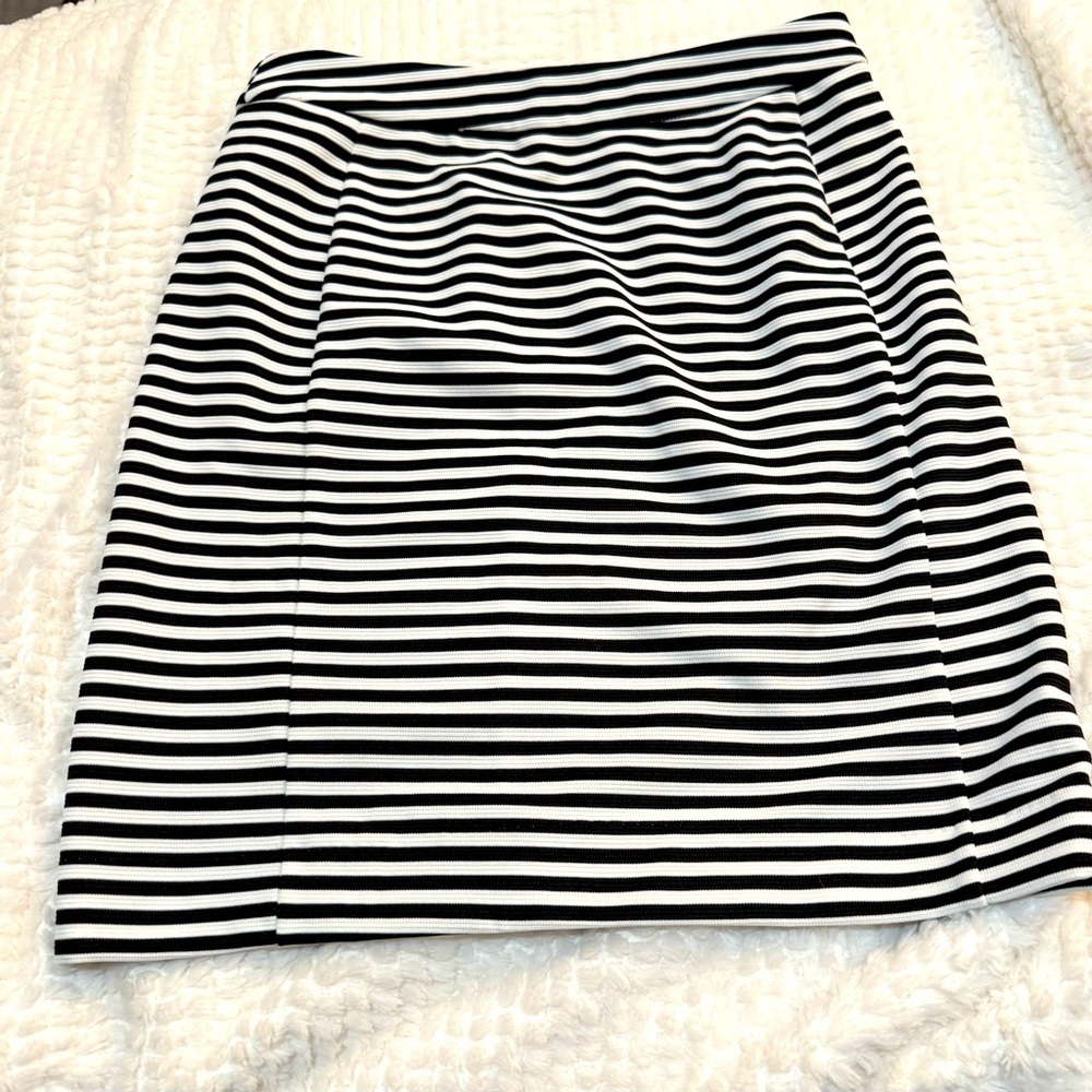 41 Hawthorn Striped Skirt Black and Cream Size Small NWOT